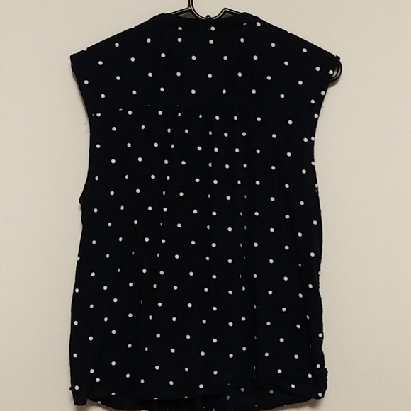 Top. Good condition. - Picture 2 of 2